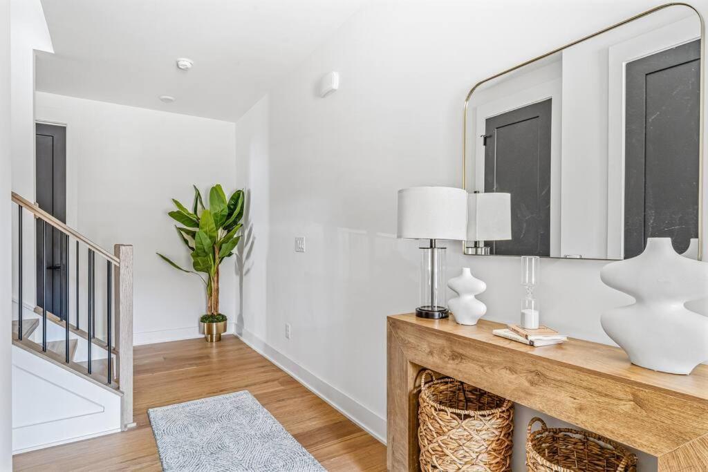 Modern 4br Uptown Oasis! *