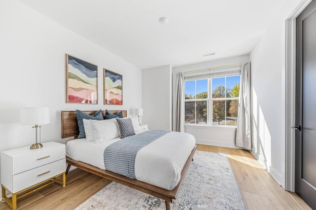 Modern 4br Uptown Oasis!